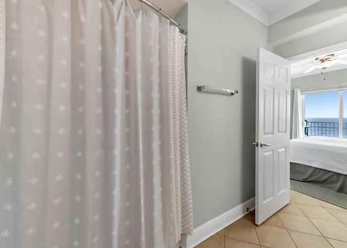 Crystal Shores West Unit 701 *